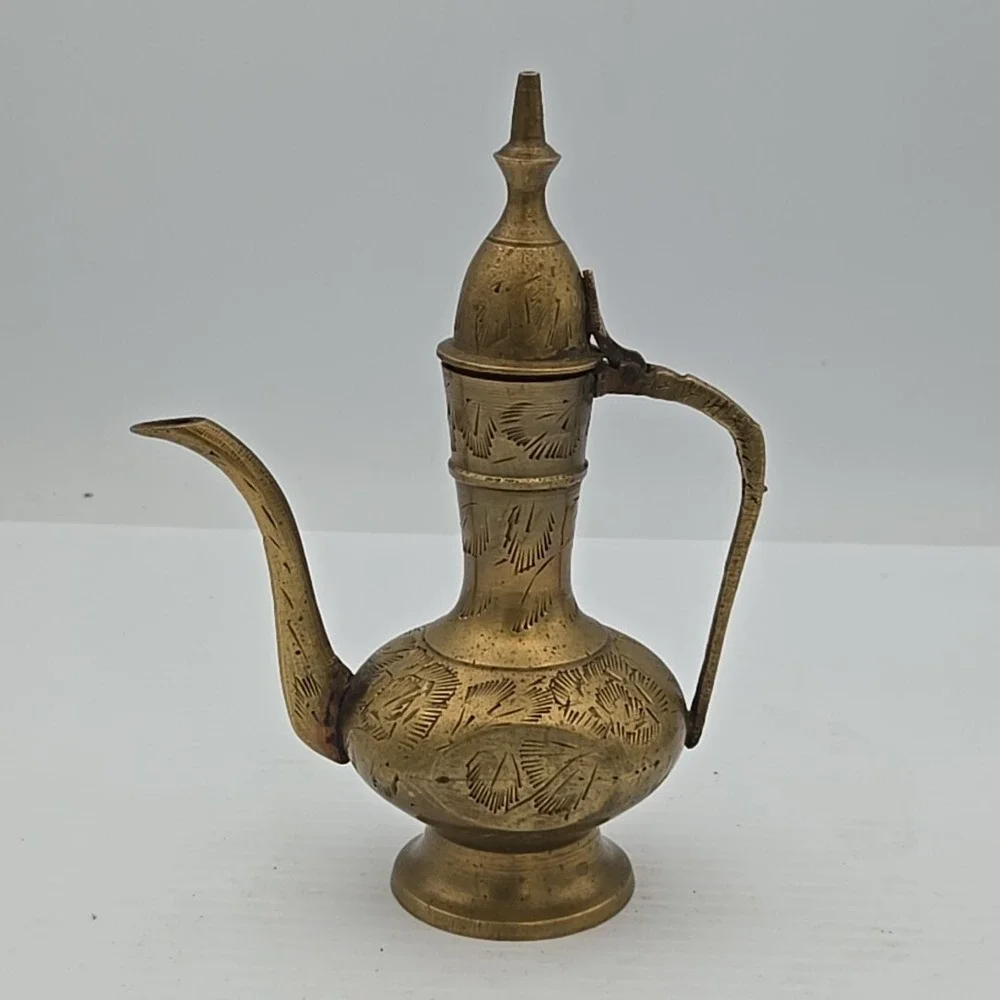 Vtg Brass Ornate 8